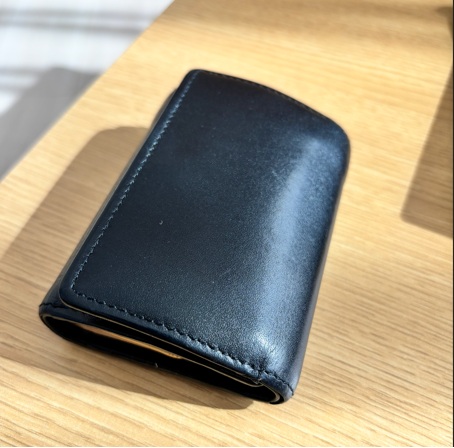 【キプリス】超大型長財布から三つ折り財布に変更して3年半使用した感想